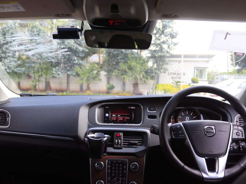 🚗 2019 VOLVO V40 T3 – 1500CC PETROL TURBO • LUXURY • MOONROOF