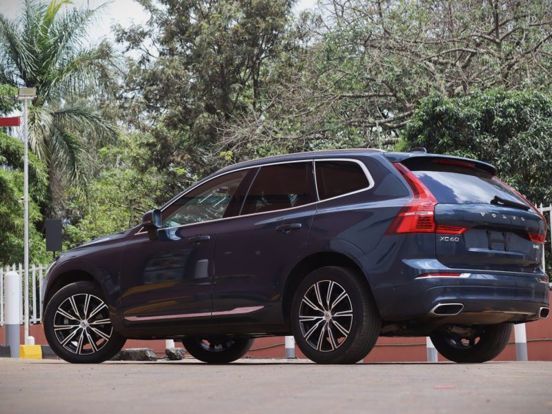 🚗 2020 VOLVO XC60 D4 INSCRIPTION – BLUE • 2000CC DIESEL • BOWERS & WILKINS • MASSAGE SEATS