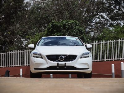 🚗 2020 VOLVO V40 D4 – WHITE • 2000CC DIESEL • PREMIUM HATCHBACK