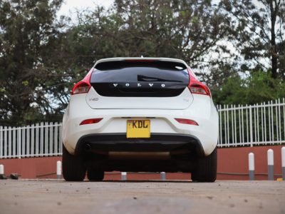 🚗 2016 VOLVO V40 T4 – WHITE • 2000CC TURBO • SPORTY LUXURY HATCHBACK