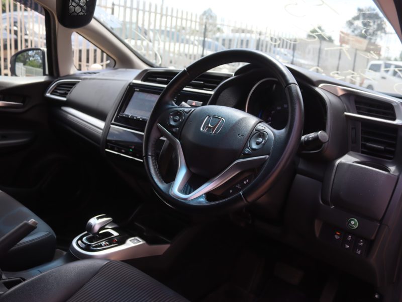 🚗 2019 HONDA FIT HYBRID – 1500CC PETROL HYBRID • FUEL SAVER • COMPACT & PRACTICAL