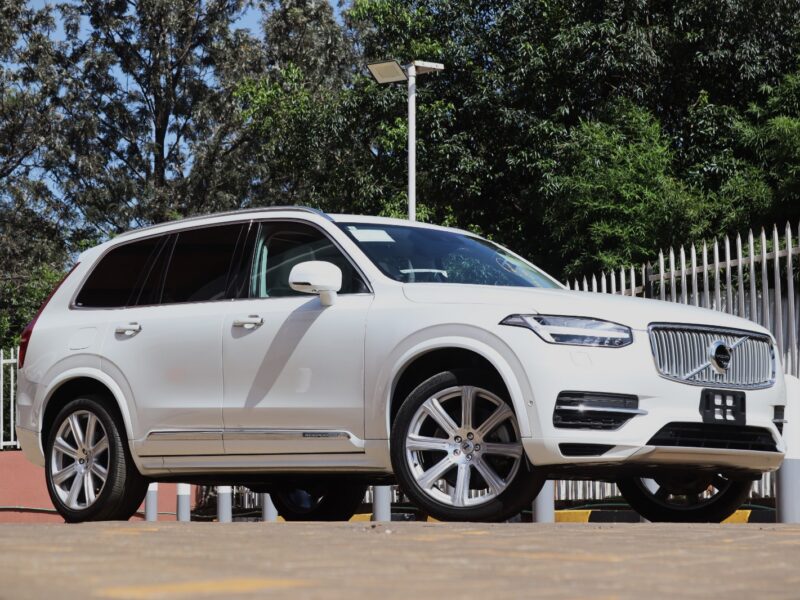 🚗 2019 VOLVO XC90 T8 INSCRIPTION – ELEGANT WHITE • 2000CC TWIN-CHARGED PLUG-IN HYBRID • ULTRA-LUXURY 7-SEATER SUV