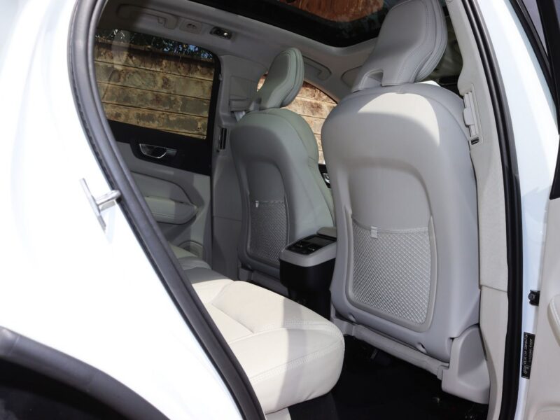 🚗 2019 VOLVO XC60 T5 INSCRIPTION – ELEGANT WHITE • 2000CC PETROL TURBO • BOWERS & WILKINS • AIR SUSPENSION