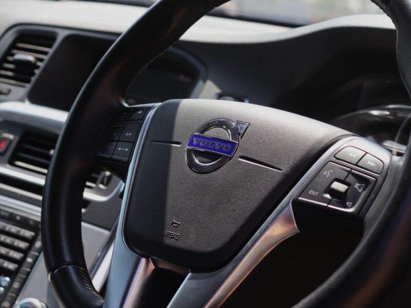 🚗 2018 VOLVO S60 D4 – BLACK • 2000CC TURBO DIESEL • SUNROOF • HARMAN KARDON