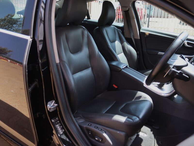 🚗 2018 VOLVO S60 D4 – BLACK • 2000CC TURBO DIESEL • SUNROOF • HARMAN KARDON
