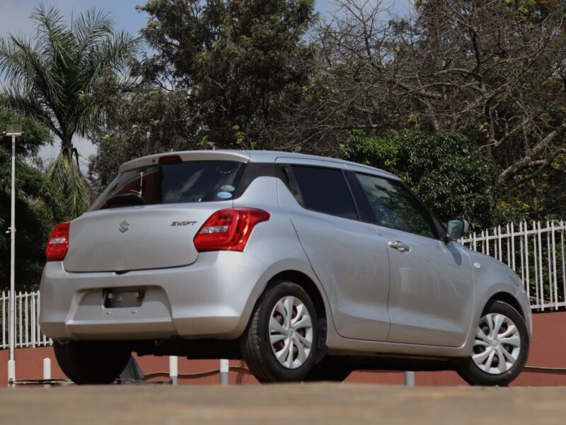 🚗 2019 SUZUKI SWIFT – SILVER • 1200CC PETROL • SPORTY • FUEL EFFICIENT HATCHBACK