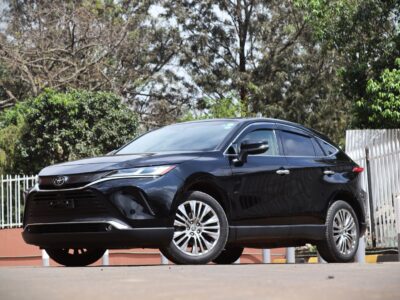 🚗 2022 TOYOTA HARRIER – 2000CC PETROL • PANORAMIC SUNROOF • PREMIUM LUXURY SUV