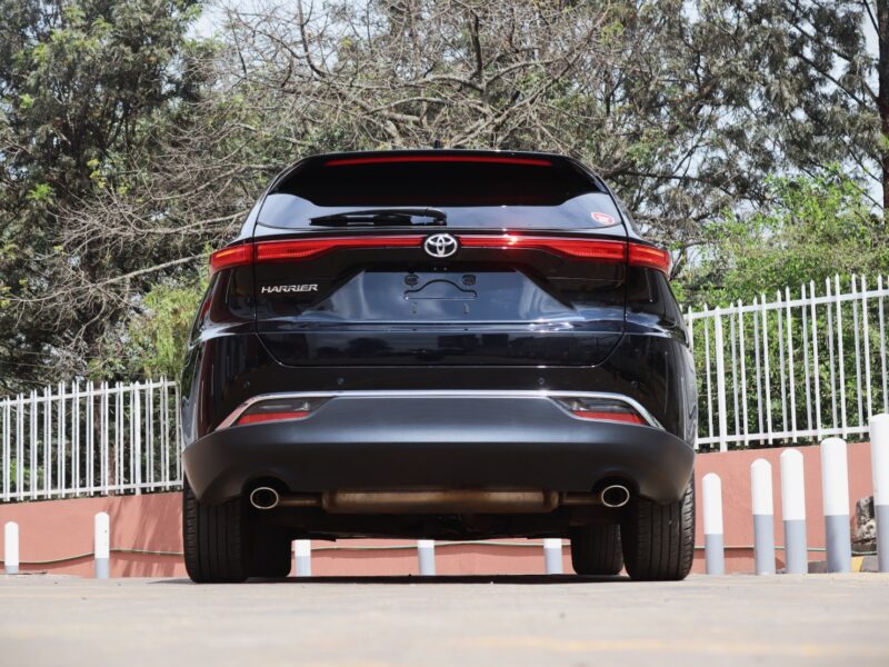 🚗 2022 TOYOTA HARRIER – 2000CC PETROL • PANORAMIC SUNROOF • PREMIUM LUXURY SUV