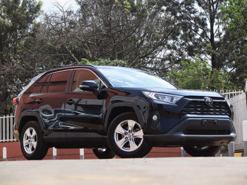 🚗 2020 TOYOTA RAV4 – BLACK • 2000CC PETROL • PREMIUM SUV