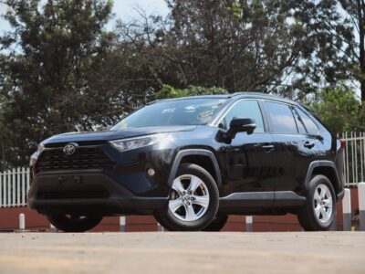 🚗 2020 TOYOTA RAV4 – BLACK • 2000CC PETROL • PREMIUM SUV