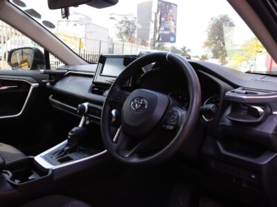 🚗 2020 TOYOTA RAV4 – BLACK • 2000CC PETROL • PREMIUM SUV