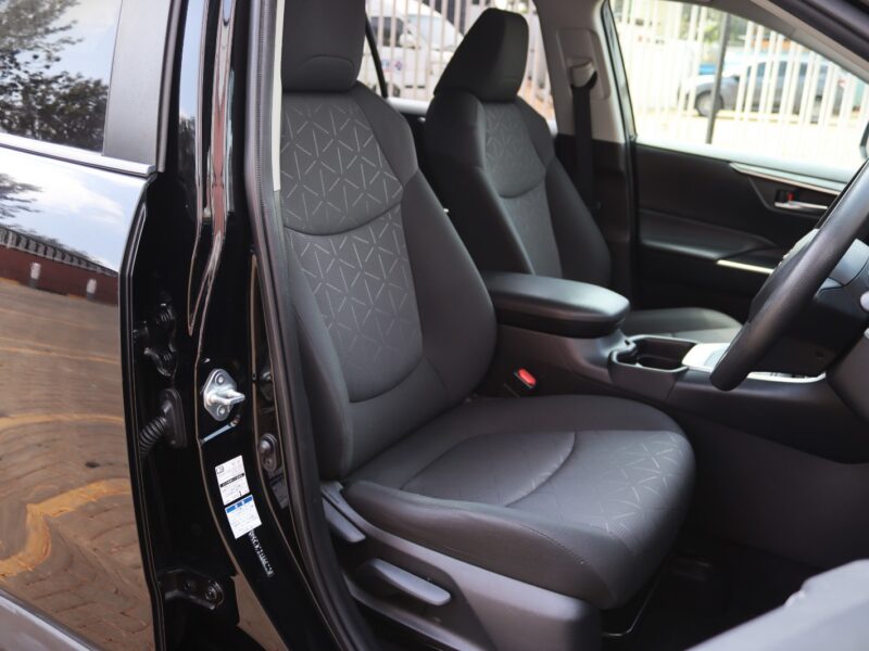 🚗 2020 TOYOTA RAV4 – BLACK • 2000CC PETROL • PREMIUM SUV