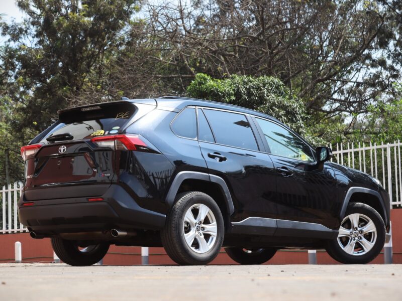 🚗 2020 TOYOTA RAV4 – BLACK • 2000CC PETROL • PREMIUM SUV