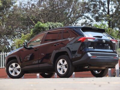 🚗 2020 TOYOTA RAV4 – BLACK • 2000CC PETROL • PREMIUM SUV