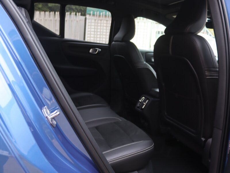 🚗 2020 VOLVO XC40 T4 R-DESIGN – ELEGANT BLUE • 2000CC TURBO PETROL • PREMIUM COMPACT SUV