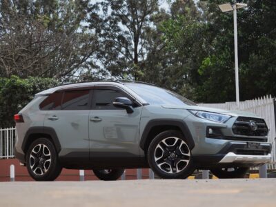 🚗 2019 TOYOTA RAV4 ADVENTURE – 2000CC PETROL • AWD • SUNROOF • LEATHER SEATS