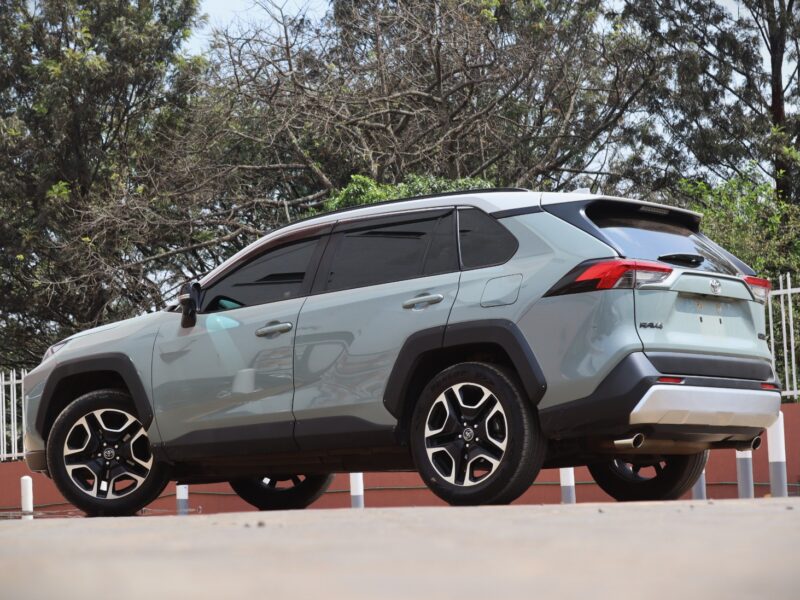 🚗 2019 TOYOTA RAV4 ADVENTURE – 2000CC PETROL • AWD • SUNROOF • LEATHER SEATS