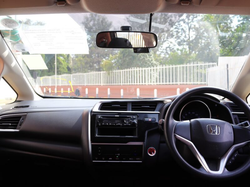 🚗 2019 HONDA FIT HYBRID – FUEL EFFICIENT • AUTOMATIC • SMART CITY HATCHBACK