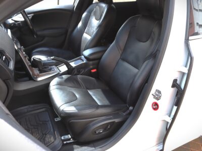🚗 2015 VOLVO V40 T4 – 1600CC PETROL TURBO • PREMIUM HATCHBACK • SCANDINAVIAN LUXURY