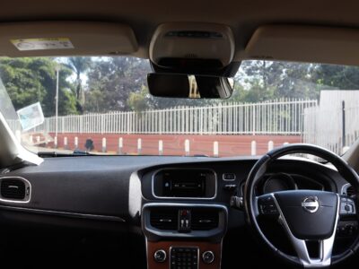 🚗 2015 VOLVO V40 T4 – 1600CC PETROL TURBO • PREMIUM HATCHBACK • SCANDINAVIAN LUXURY