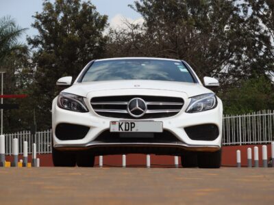 🚗 2018 MERCEDES-BENZ C200 – WHITE • 2000CC TURBO PETROL • PREMIUM EXECUTIVE SEDAN