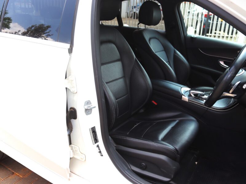 🚗 2018 MERCEDES-BENZ C200 – WHITE • 2000CC TURBO PETROL • PREMIUM EXECUTIVE SEDAN