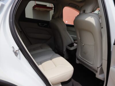 🚗 2020 VOLVO XC60 D4 INSCRIPTION – ELEGANT WHITE • 2000CC TURBO DIESEL • BOWERS & WILKINS • MASSAGE SEATS