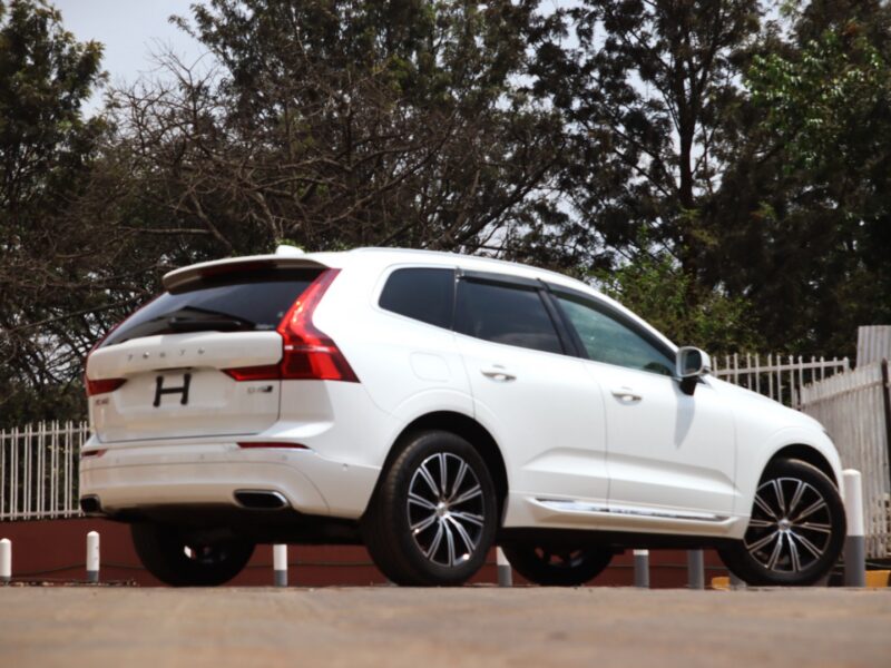 🚗 2020 VOLVO XC60 D4 INSCRIPTION – ELEGANT WHITE • 2000CC TURBO DIESEL • BOWERS & WILKINS • MASSAGE SEATS