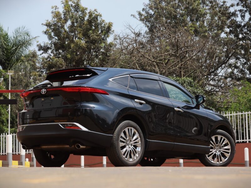 🚗 2022 TOYOTA HARRIER – 2000CC PETROL • ELECTROCHROMIC MOONROOF • PREMIUM LUXURY SUV
