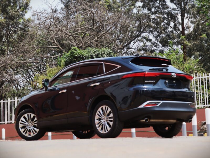 🚗 2022 TOYOTA HARRIER – 2000CC PETROL • ELECTROCHROMIC MOONROOF • PREMIUM LUXURY SUV
