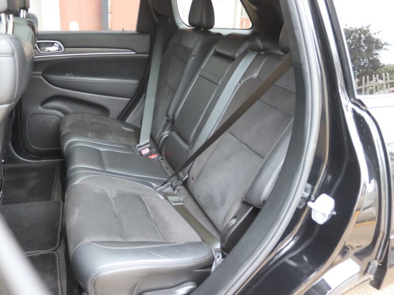🚗 2020 JEEP GRAND CHEROKEE SUMMIT – 3600CC V6 PETROL • PANORAMIC SUNROOF • HEATED & VENTILATED SEATS