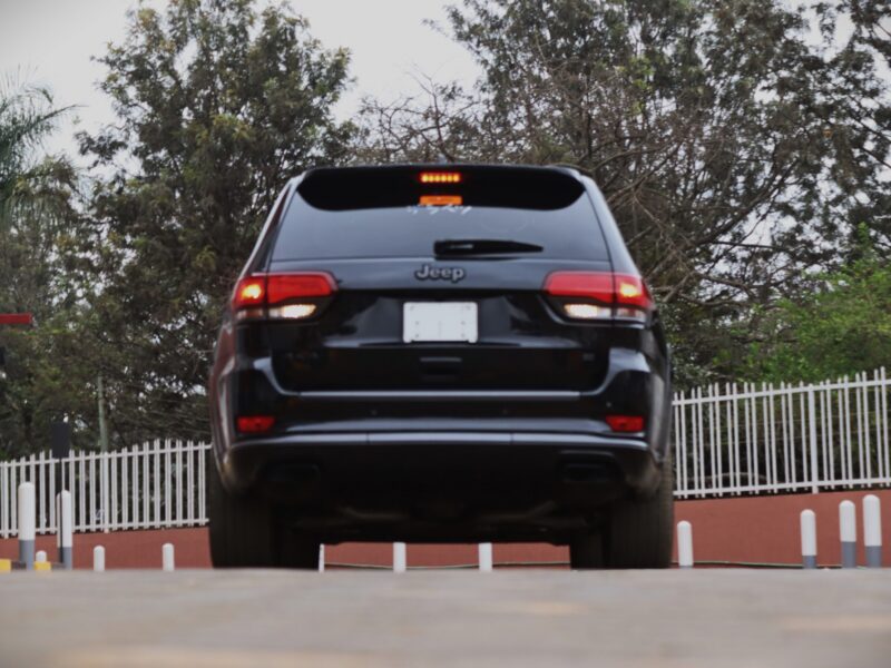 🚗 2020 JEEP GRAND CHEROKEE SUMMIT – 3600CC V6 PETROL • PANORAMIC SUNROOF • HEATED & VENTILATED SEATS
