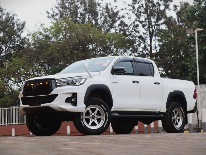 🚗 2020 TOYOTA HILUX DOUBLE CAB 4×4 – WHITE • 2400CC TURBO DIESEL • AUTOMATIC TRANSMISSION