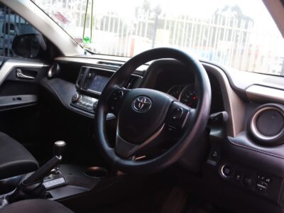 🚗 2014 TOYOTA RAV4 – SILVER • 2500CC PETROL • PREMIUM FAMILY SUV
