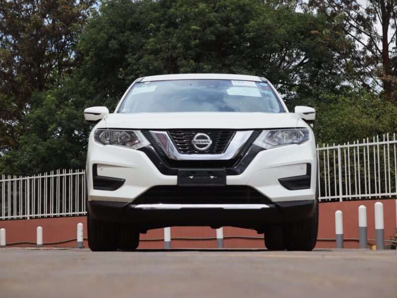 🚙 2019 NISSAN X-TRAIL – WHITE • 2000CC PETROL • PREMIUM FAMILY SUV