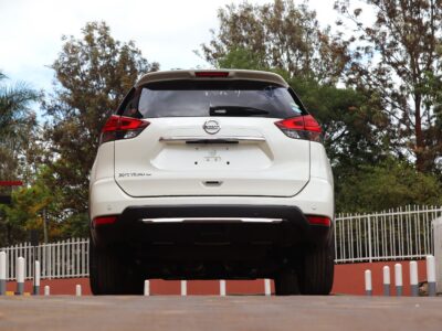 🚙 2019 NISSAN X-TRAIL – WHITE • 2000CC PETROL • PREMIUM FAMILY SUV