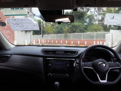 🚙 2019 NISSAN X-TRAIL – WHITE • 2000CC PETROL • PREMIUM FAMILY SUV
