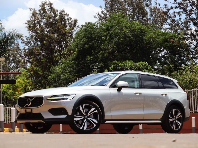 2020 Volvo V60 Cross Country Inscription – 2000CC Petrol Turbo | Bronze