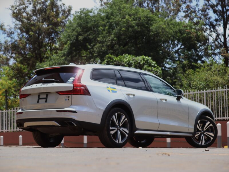 2020 Volvo V60 Cross Country Inscription – 2000CC Petrol Turbo | Bronze