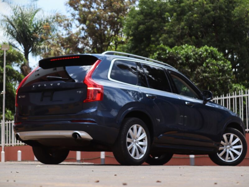 2018 Volvo XC90 T5 Momentum – 2000CC Petrol Turbo | Blue